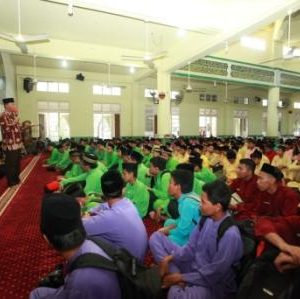 Jelang UN Siswa SMP  Doa Bersama