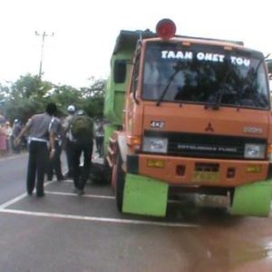 Bocah 6 Tahun Tewas Dilindas Lori Fuso