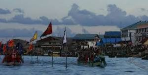Sembahyang Keselamatan Laut , Dimeriahkan DenganLomba Perahu Naga