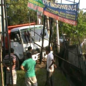Rem Blong, Dump Truk Tabrak Dua Sepeda Motor