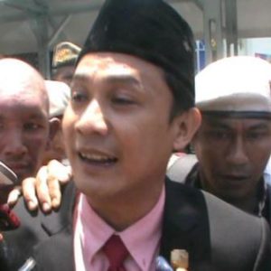 Agung Mangkir Dari Panggilan Polisi