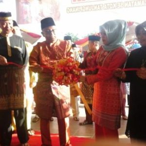 Weni Resmikan Bazar MTQ Ke-9 Kota Tanjungpinang