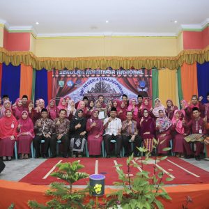 SMPN 4 Syukuran Raih Adiwiyata Nasional 2015