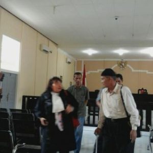 Vonis Abdul Azis Dan Obos Bastaman Ditunda