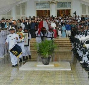 Hujan Iringi Serah Terima Jenazah Gubernur Kepri