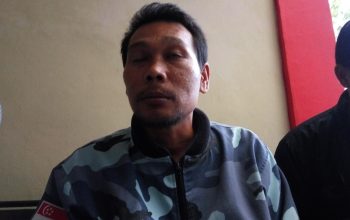 Said Ismarullah (40), Juru Mudi Pompong yang tenggelam di perairan tanjungpinang, saat dijumpai di Mapolres Tanjungpinang, Selasa (30/8). (Foto.ANG)