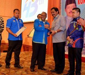 Nurdin Raih KNPI Award