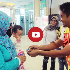 Video Angkasa Pura II Tanjungpinang Bagi-Bagi Cokelat Ke Pelanggan