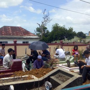 Tanpa Dihadiri Keluarga,Pelaku Curanmor Tewas Dimakamkan