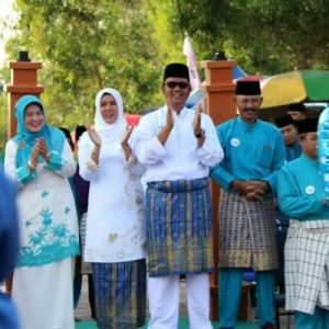 Bupati Lepas Ribuan Peserta Pawai Ta’ruf  MTQ Ke VII Tingkat Kabupaten Bintan