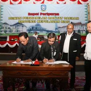 APBD Kepri Disahkan