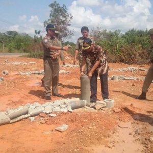 Satpol PP BintanTertibkan  Bangunan Tanpa IMB