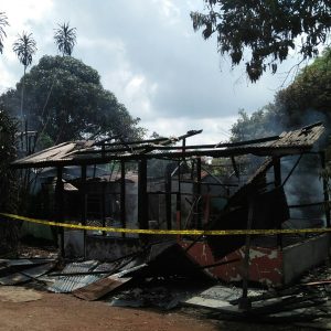 Tiga Unit Rumah Yang Terbakar Diduga Rumah Dinas PU Provinsi Kepri