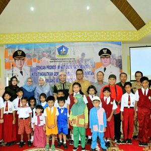 6.650 Siswa/i Bintan Dapat Seragam Sekolah Gratis