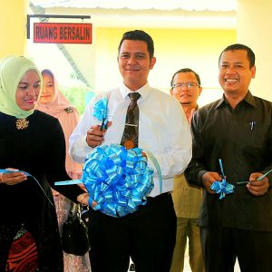 Apri Resmikan Ruang Bersalin dan Pelayanan Posbindu Mobile Puskesmas Sei Lekop Kijang.