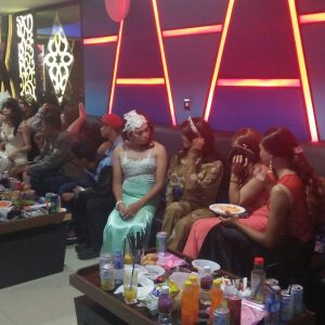 Puluhan Waria Terjaring Razia Diruang Karaoke