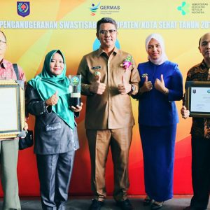 Penyambutan Penghargaan Kabupaten Sehat di Relief Antam Kijang.