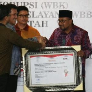 Dinas Penanaman Modal dan PTSP Terima Penghargaan Wilayah Bebas Korupsi