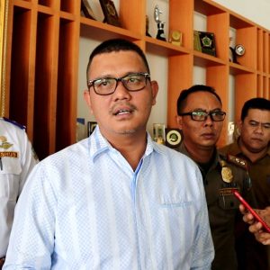 Apri Instruksikan RT/RW, Kepala Desa dan Camat, Pantau Kondisi Pulau Ajab.