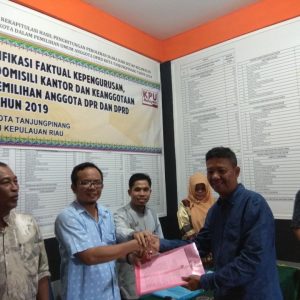KPU Serahkan Hasil Verifikasi ke Parpol