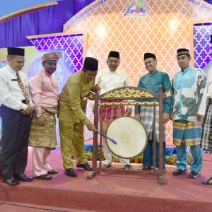 Bupati Buka MTQ Tingkat Kecamatan Bintan Timur.