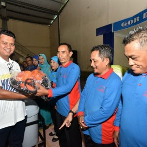 Bupati Bintan Resmi Menyerahkan Operasional RT/RW Triwulan I Tahun 2018