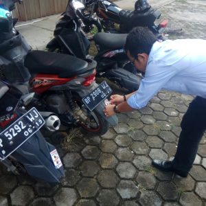 KPU Sebarkan Stiker Pilkada