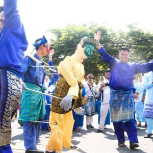 Pawai Ta’ruf, Bupati Bintan “Joget Klasik” ala Makyong