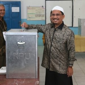 Sekda Tunaikan Hak Pilihnya