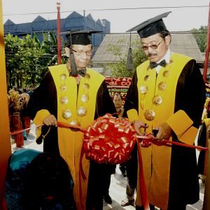 Beri Kebanggaan untuk Orang Tua dan Negara