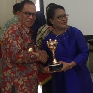 Bupati Lingga Raih Penghargaan APE 2018