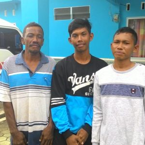 Kisah Tiga Nelayan Selamatkan Diri Saat Boat Tenggelam Dihantam Ombak