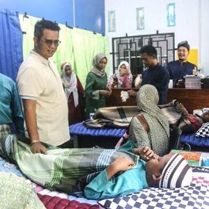 Bupati Bintan Tinjau Khitanan Massal 
