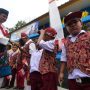 Bupati Bintan Apri Sujadi saat bersilaturahmi ke sekolah di Bintan