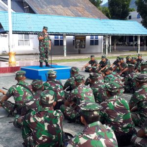 Danyon Marinir Bitung Beri Pengarahan Tentang Medsos Kepada Ratusan Prajurit