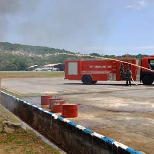 Prajurit Lanudal Matak Praktek Penanganan Kebakaran