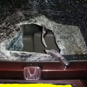 Mobil Parkir Dilempar OTK Terekam CCTV