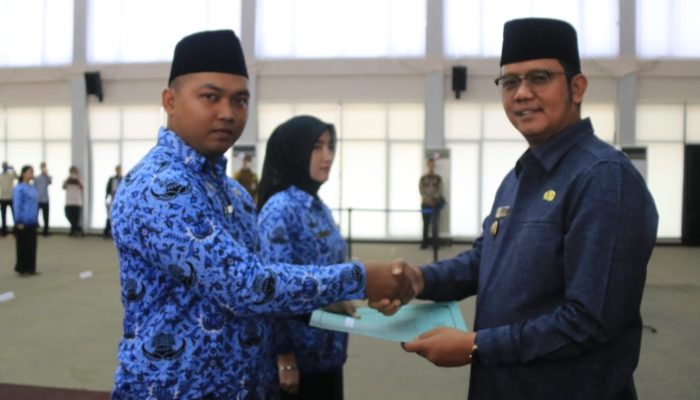 194 CPNS Bintan Terima SK Pengangkatan PNS