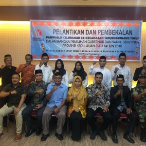 Panwaslu Kecamatan Tanjungpinang Timur Lantik Panwaslu Kelurahan