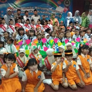 Ratusan Anak TK Ikuti Lomba Menyanyi Bersama