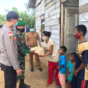 Polres Bintan Bagikan Paket Sembako