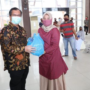 IKAPTK Kepri Salurkan Bansos Sembako kepada Masyarakat