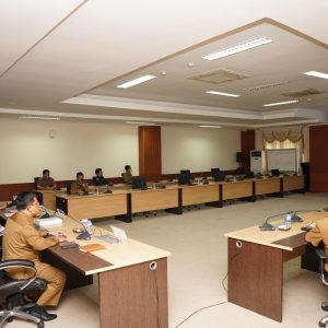 Imbau Social Distancing Melalui Video Conference