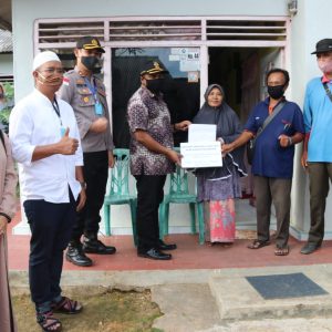 BLT Tahap Awal Dibagikan, FKPD Bintan Turun Door To Door Kerumah Warga
