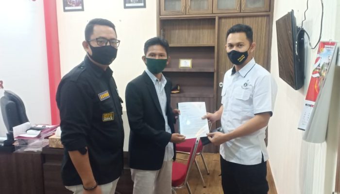 Kasus Dugaan Gelar Akademik Palsu Dirut BUMD Tanjungpinang, Pelapor Serahkan Bukti Tambahan