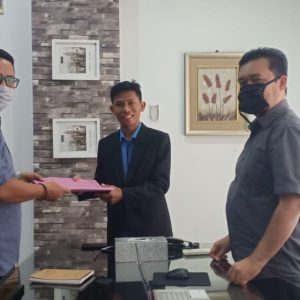 Pelapor Dugaan Penggunaan Ijazah Dan Gelar Palsu Datangi Kantor DPC Peradi TPI