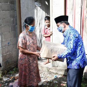 Paket Sembako Bantuan Korpri Peduli Covid-19 Dibagikan Kepada Masyarakat Kurang Mampu