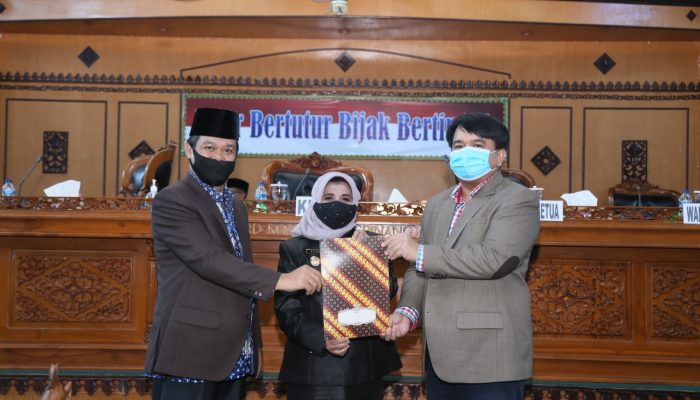 DPRD Sahkan Perda Perubahan Tentang Retribusi Pengujian Kendaraan Bermotor