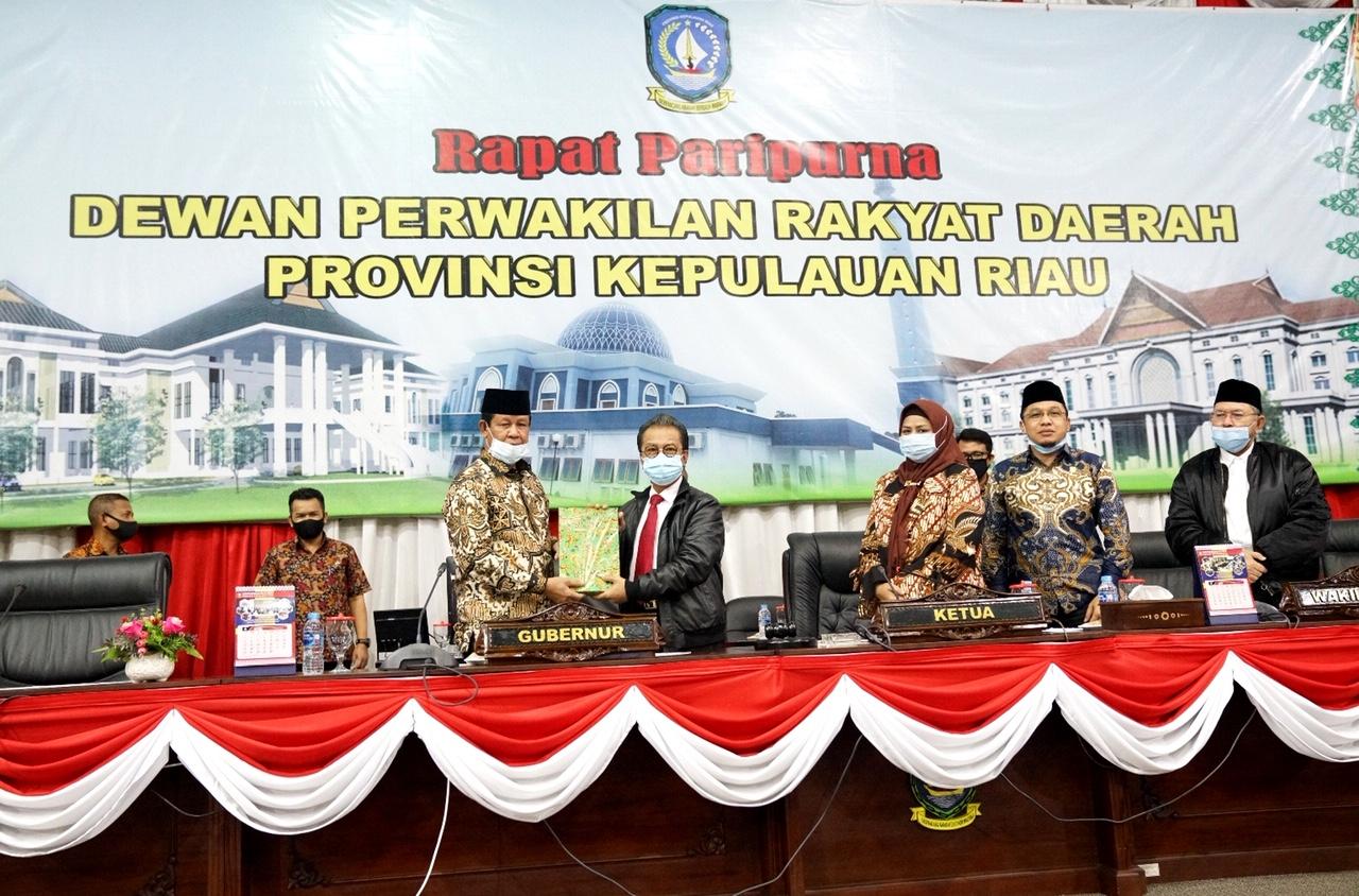 Plt. Gubernur Kepri Sampaikan Ranperda LKPJ 2019