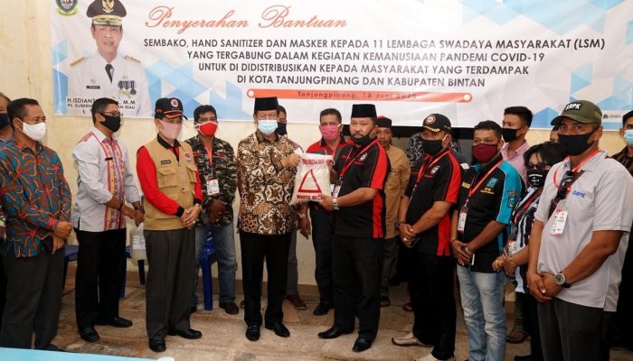 Isdianto Apresiasi 11 LSM TPI dan Bintan Bantu Masyarakat Terdampak Covid-19
